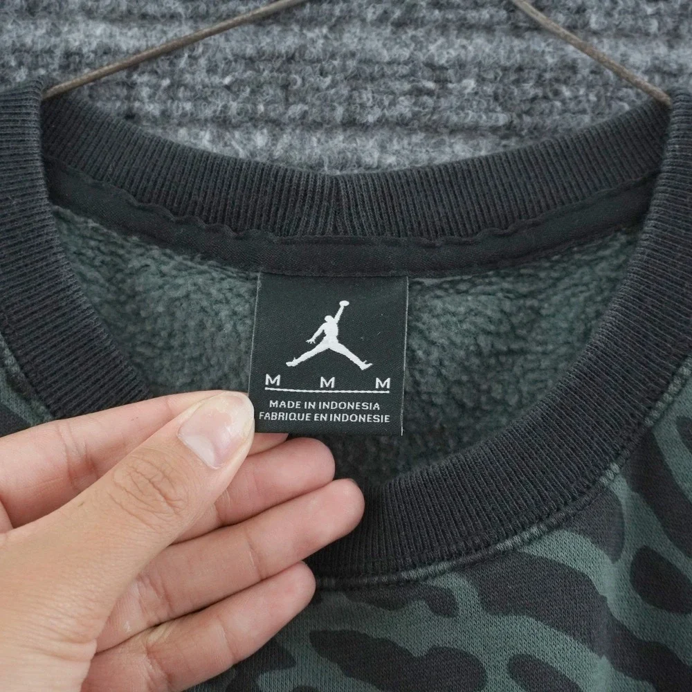 Jordan Flight Sweatshirt Mens M Green Elephant Print Crewneck Pullover